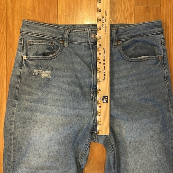 American Eagle outfitters women’s lightly distressed mom jeans size 12 shorts . - Picture 3 of 9